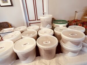 Glückliche Gewinner auf unserem Adventsbasar 8 IMG 1873