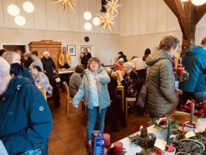 Glückliche Gewinner auf unserem Adventsbasar 5 IMG 1884