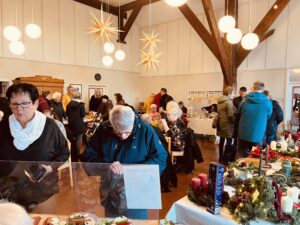 Glückliche Gewinner auf unserem Adventsbasar 4 IMG 1886