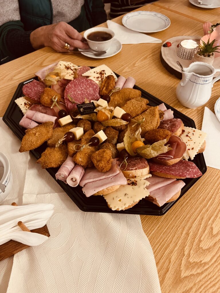 Auf in ein neues Teestubenjahr 97 Auf in ein neues Teestubenjahr