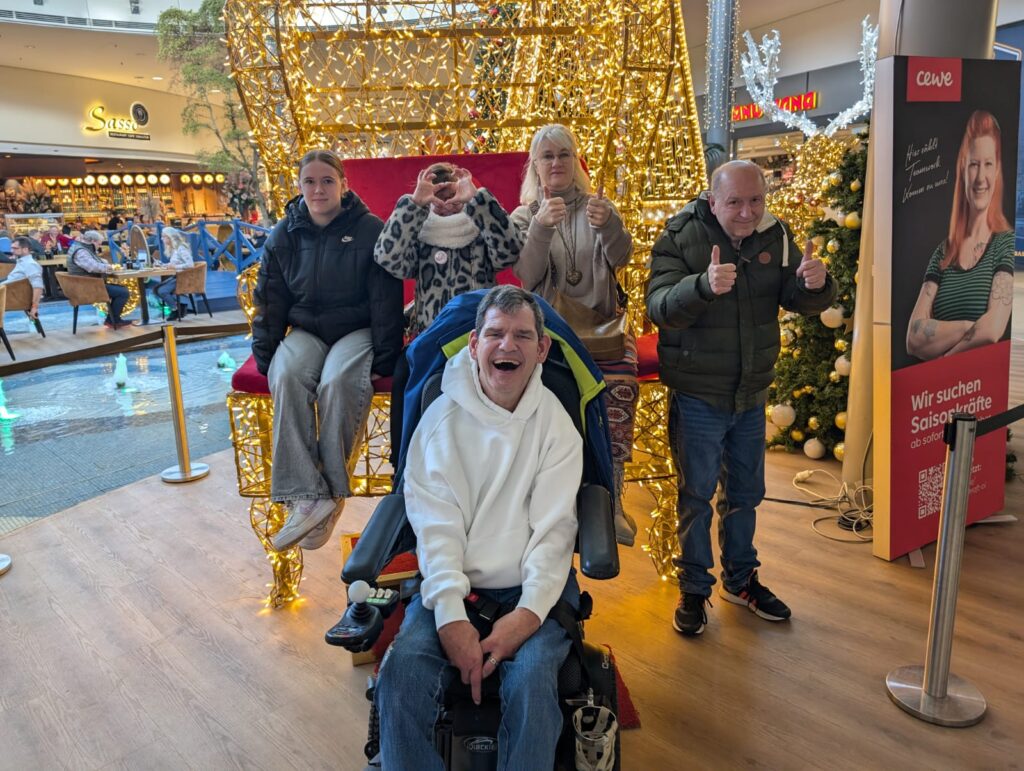 Weihnachtsvorfreude- auch bei unseren Bewohnerinnen und Bewohnern 12 Weihnachtsvorfreude- auch bei unseren Bewohnerinnen und Bewohnern