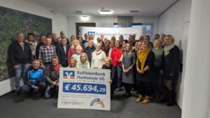 Beharrlichkeit zahlt sich aus 6 Spendenuebergabe