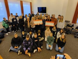 Weihnachtsbaumaktion für Open Dören 6 Spendenuebergabe Kirche