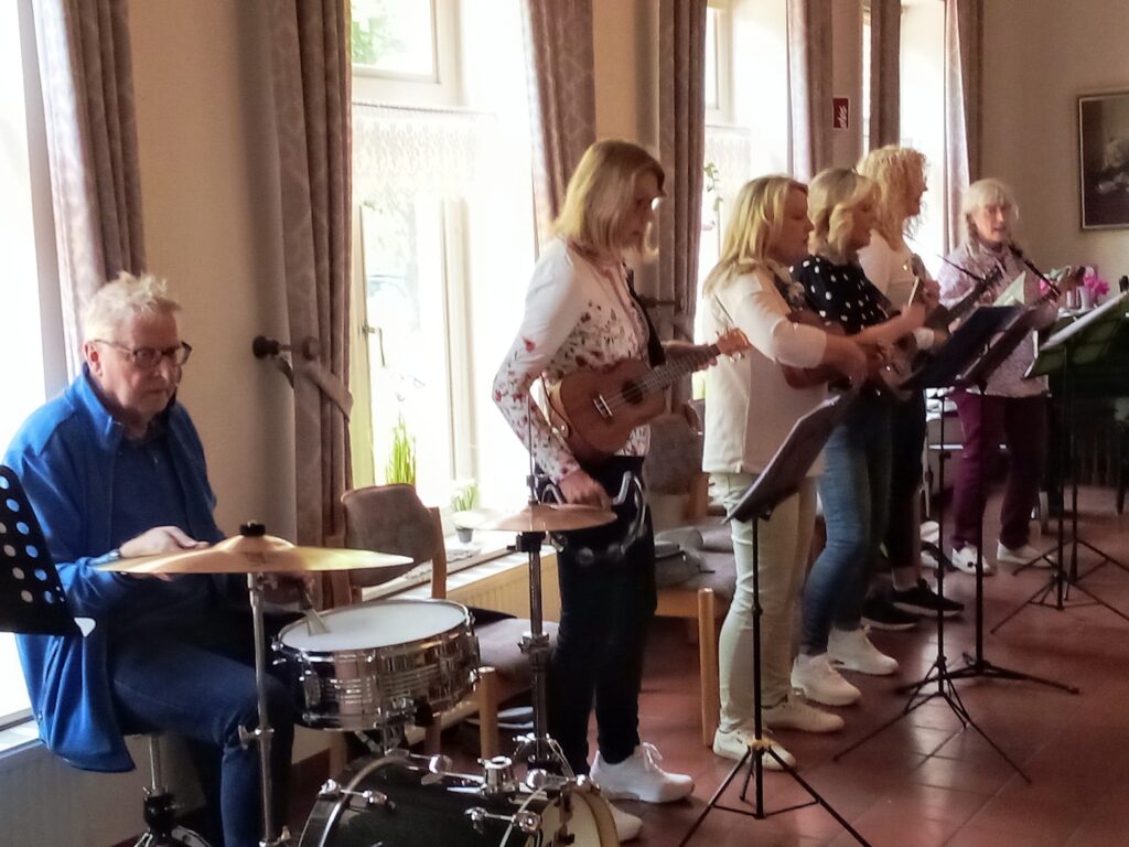 Rheiderlandgruppe Füreinander-Miteinander 1 Ukulele Gruppe