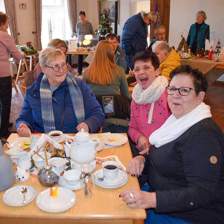 Tee und Kuchen beim Basar