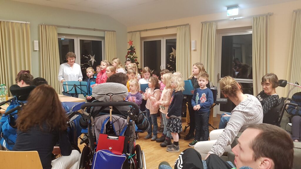 Kinderchor Singing Kiddie`s zu Besuch