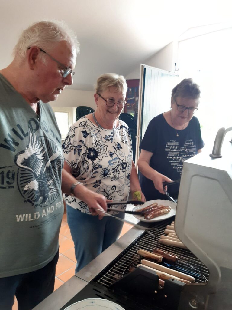 Musikalischer Grillnachmittag bei der Rheiderlandgruppe