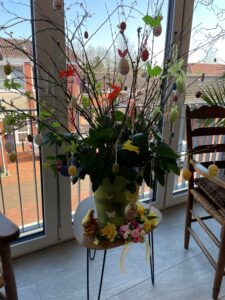Osterstrauss geschmueckt3